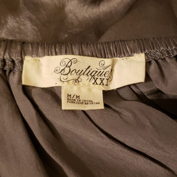 Y2K Grey Silky Top with beaded Collar - Picture 3 of 5